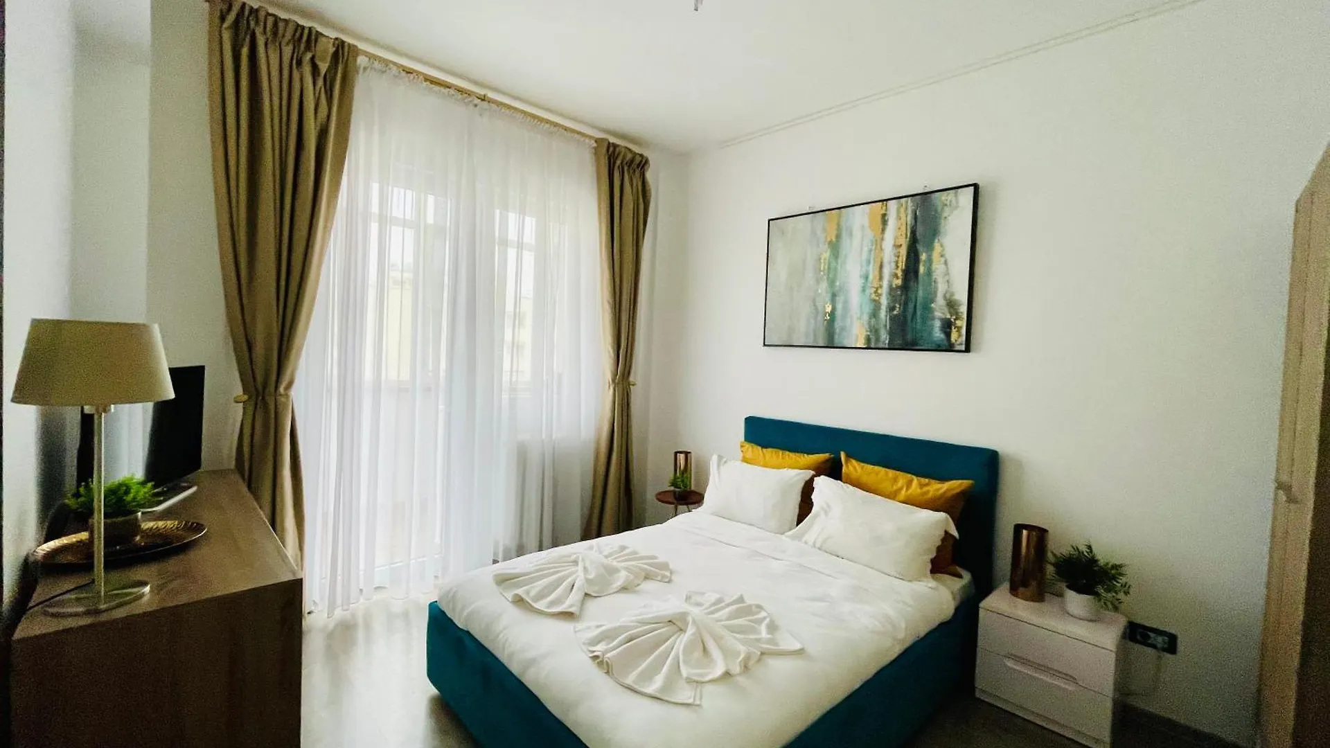 Metropole Apartments University Square location